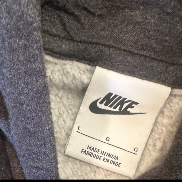 Youth Nike Embroidered Hoodie Size Large - Picture 4 of 4